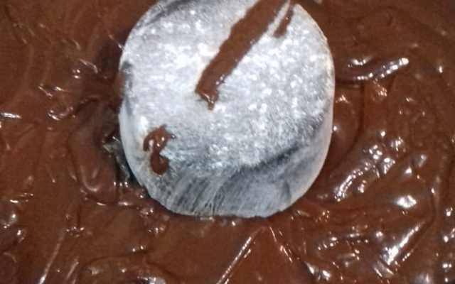 Bolo de chocolate sem leite e sem ovo