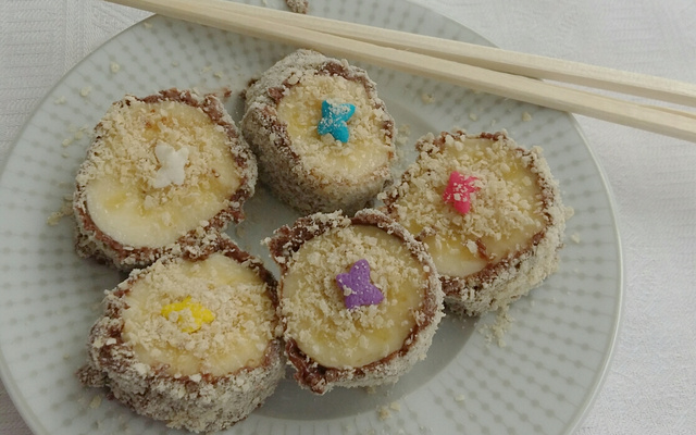 Sushi de banana com nutella
