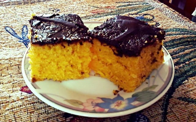 Bolo de cenoura e laranja