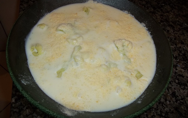 Couve-flor com molho branco e bacon