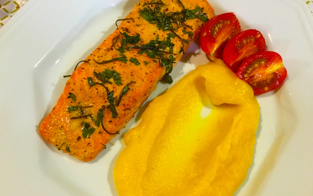 Salmão com ervas finas