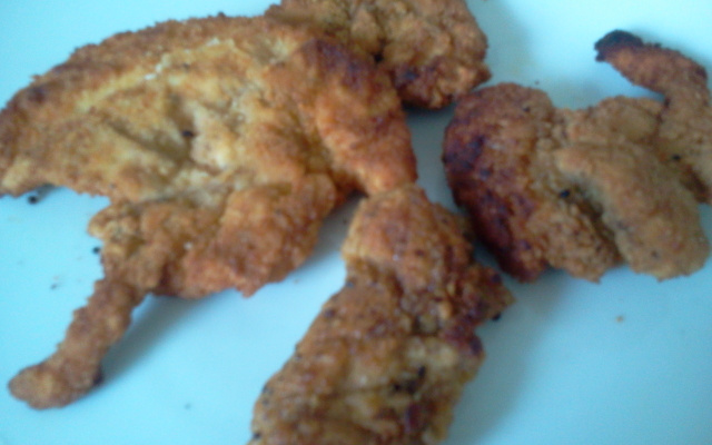 Filé de peito de frango empanado