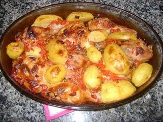 Frango assado com batatas