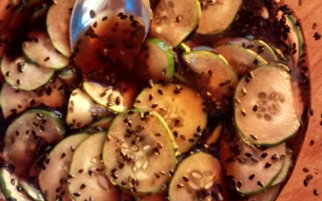 Sunomono (salada de pepino japonês)