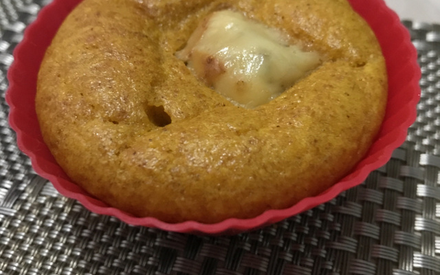 Muffin salgado integral de cenoura e parmesão
