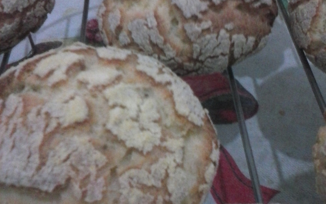 Broinha de fubá oca por dentro