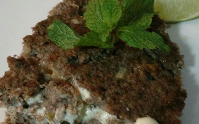 Quibe assado recheado com requeijão