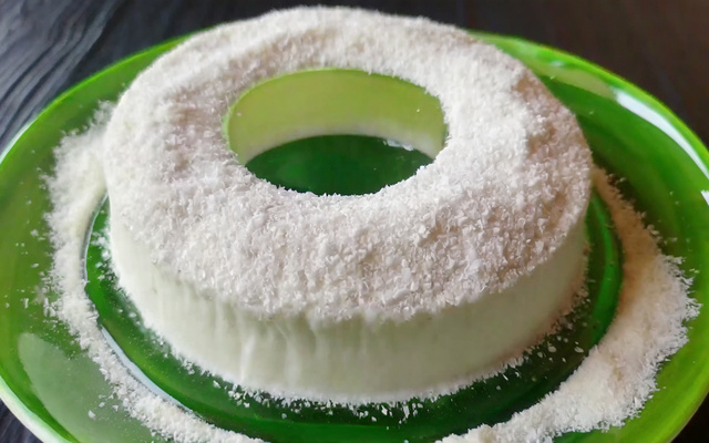 Pudim de maria-mole de coco