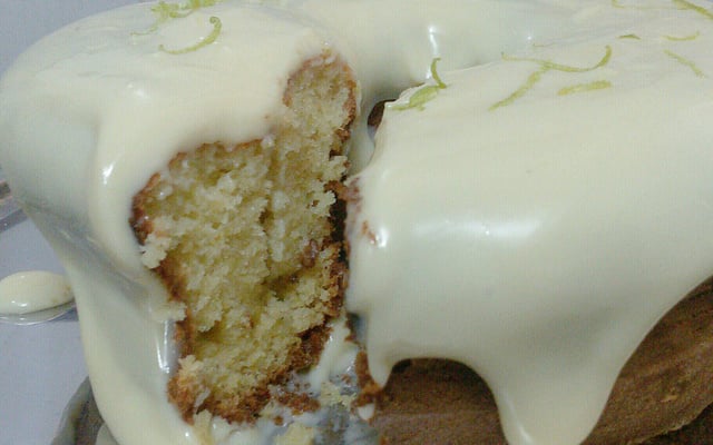 Bolo de laranja com creme de limão