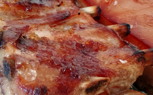 Costelinha de Porco no Mel e Sal Grosso