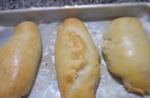 Pão de cebola e calabresa