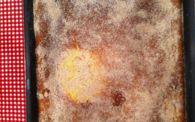 Bolo de fubá cremoso com queijo