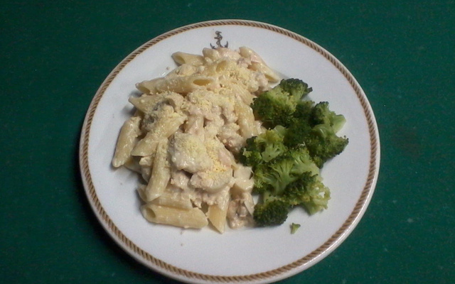 Macarrão light com frango e molho branco