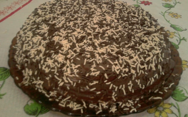 Bolo recheado fácil fácil