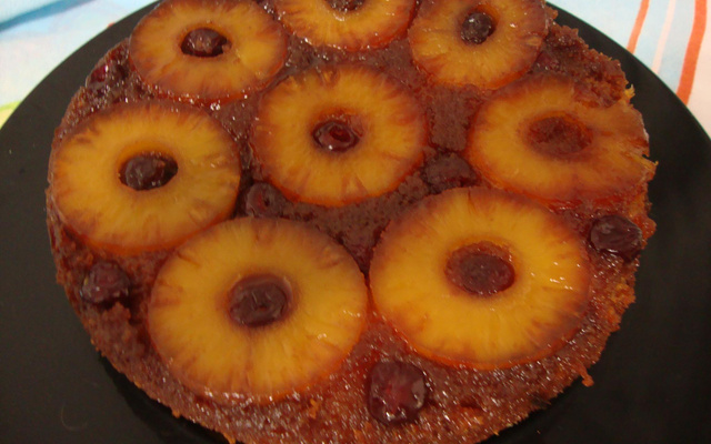 Bolo Caramelado de Abacaxi