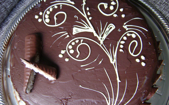 Bolo prestígio à moda Mi