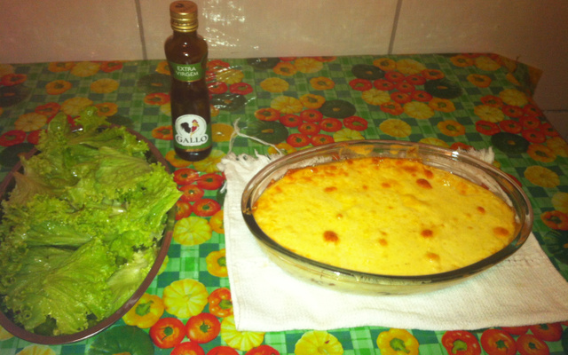 Escondidinho de mandioca com carne seca