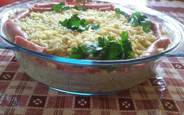 Macarrão ao molho verde
