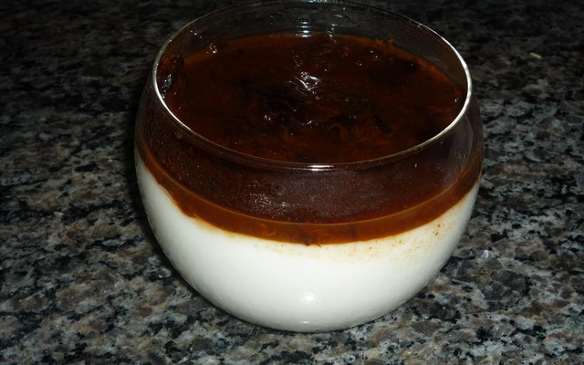 Flan de coco com calda de ameixa diet