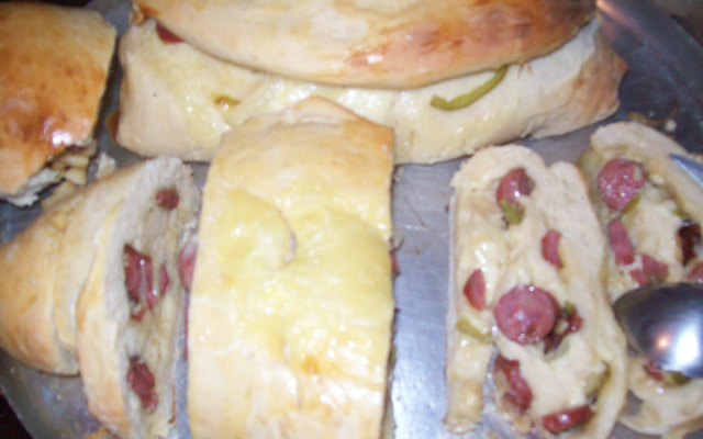 Pão de cebola e calabresa