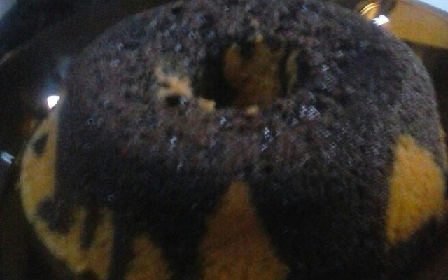 Bolo de cenoura com calda de chocolate de microondas