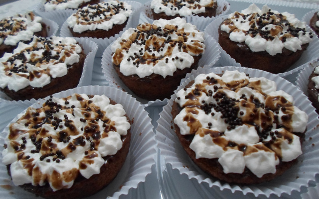 Cupcake de chocolate no micro-ondas