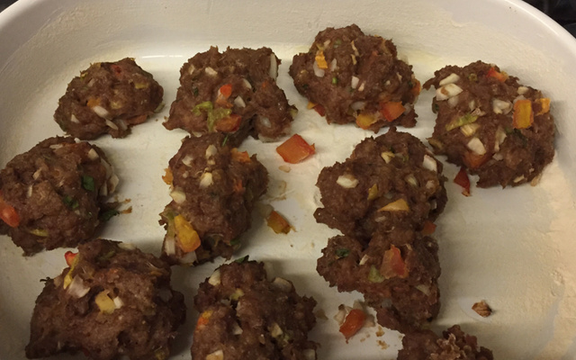 Bolinho assado de carne moída