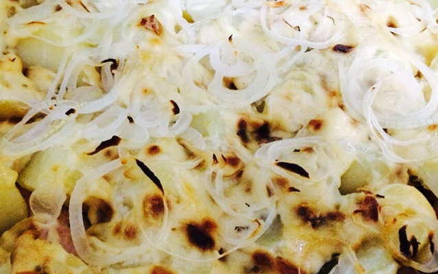 Lingüiças de Frango ao forno com Creme de cebola