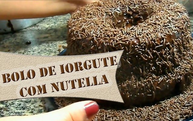 Bolo de iogurte e creme de avelã