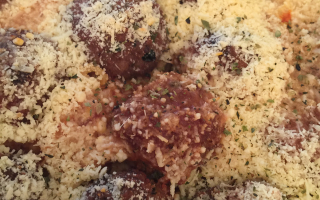 Espaguete com almôndegas