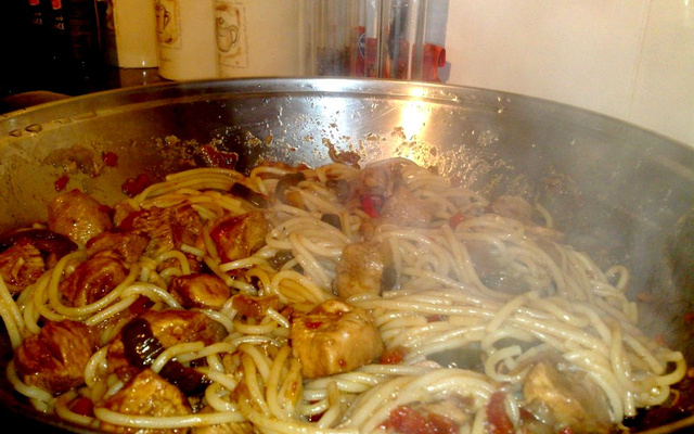 Sweet chili pasta com molho shoyu