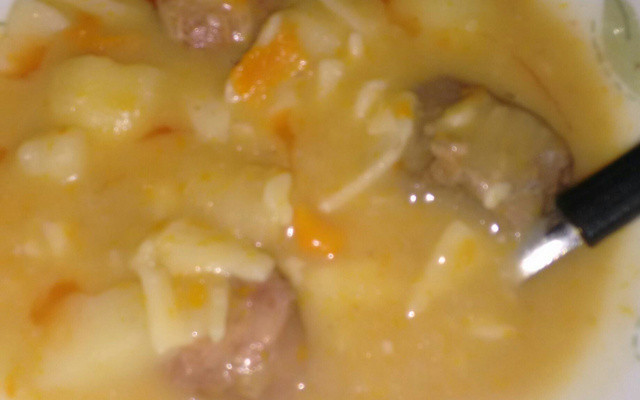 Sopa de carne com legumes