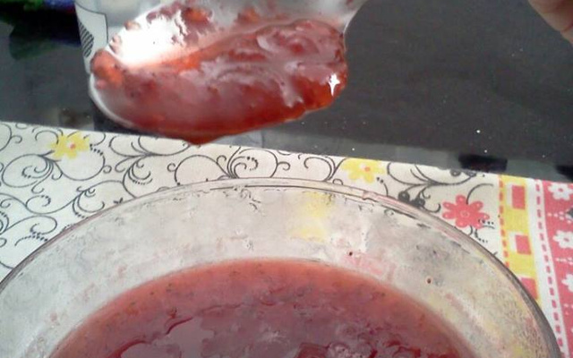 Geladão de morangos fácil e barato
