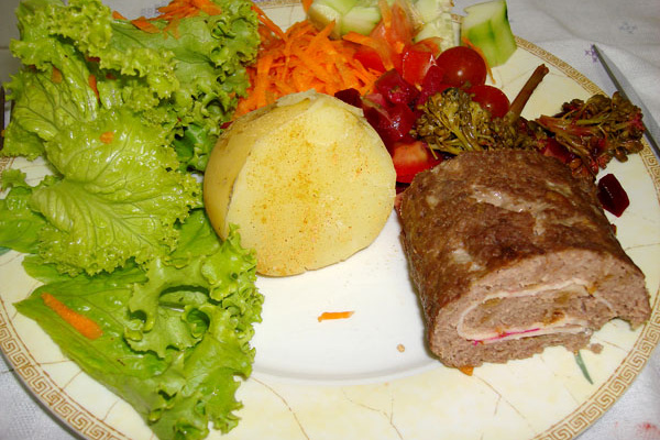 Rocambole de carne moída fácil e barato