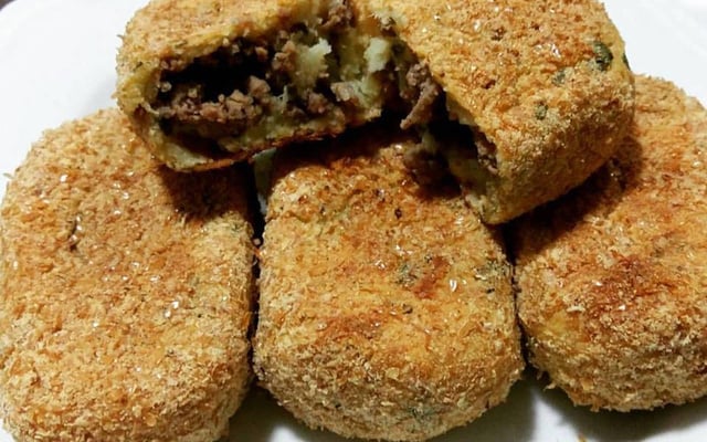 Bolinho de batata doce com carne