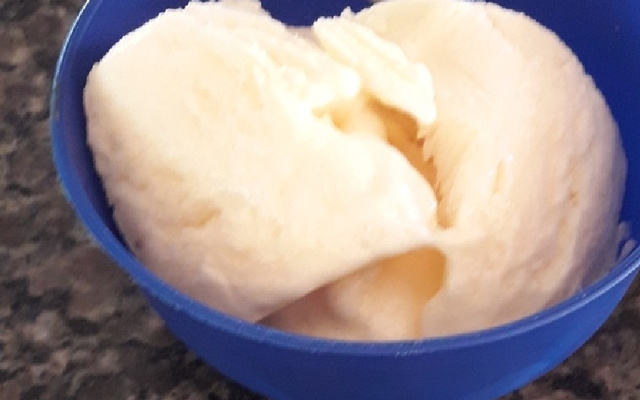 Sorvete caseiro de gelatina