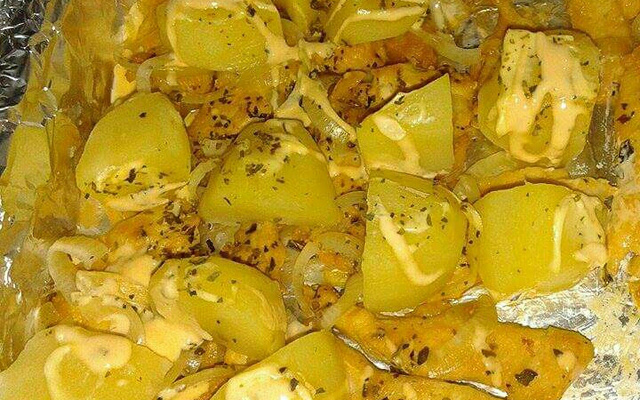 Frango com batatas ao forno