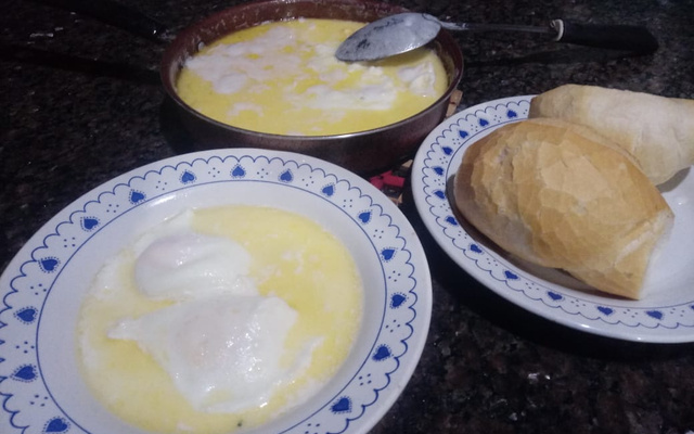 Ovo frito com leite