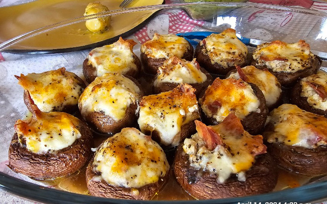 Cogumelos recheados aos 4 queijos