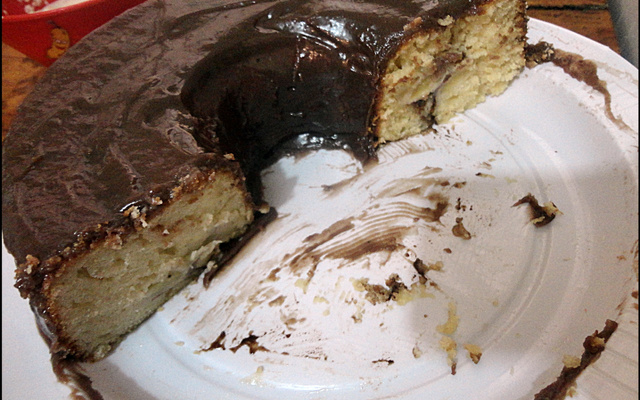 Bolo de Banana com cobertura de Brigadeiro