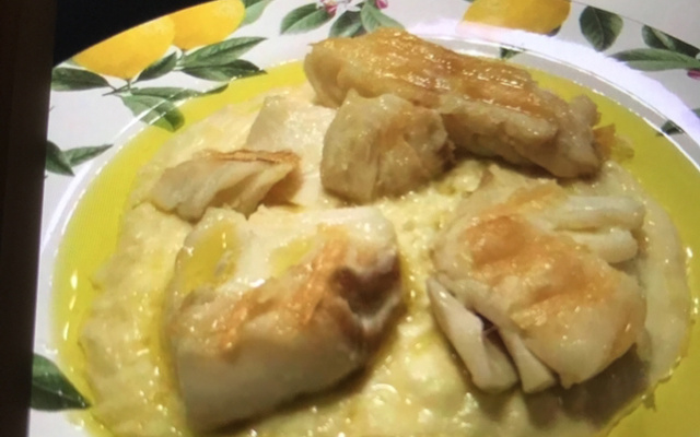 Bacalhau grelhado com purê 4 queijos