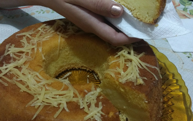 Bolo de fubá cremoso