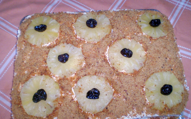 Torta de amendoim com abacaxi