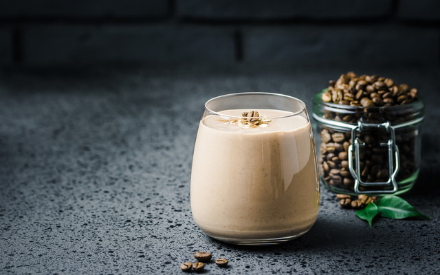 Batida de capuccino com leite fermentado