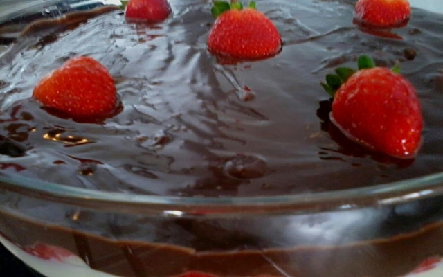 Delícia de chocolate e morangos