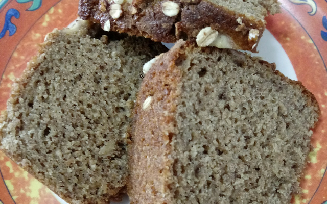 Bolo integral de banana com aveia