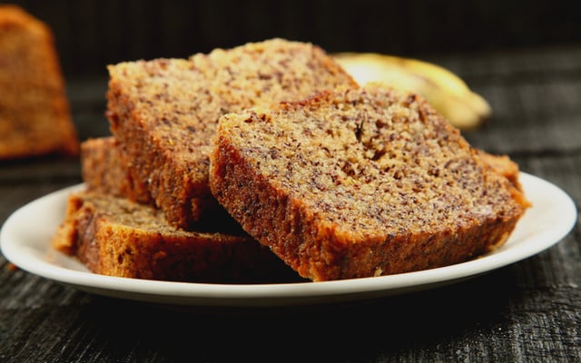 Bolo de banana e canela