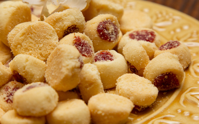 Bolachinhas de fubá com goiabada