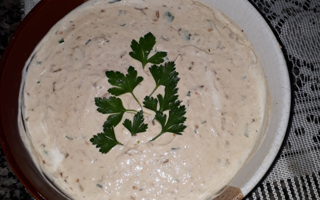 Patê de atum com creme de cebola