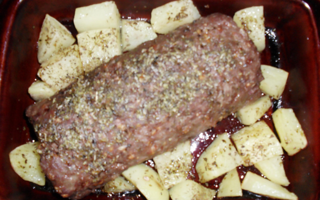 Rocambole de carne moída